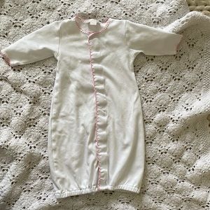 Kissy Kissy Converter gown NB